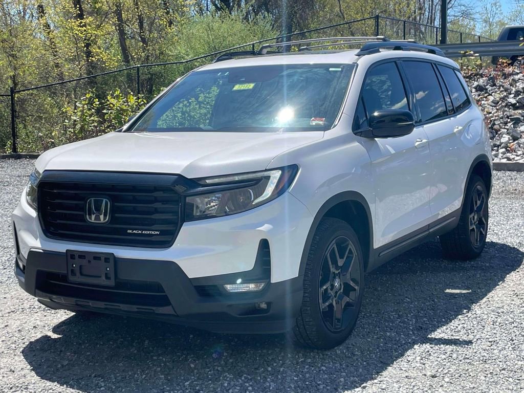 Used 2025 Honda Passport Black Edition image 3