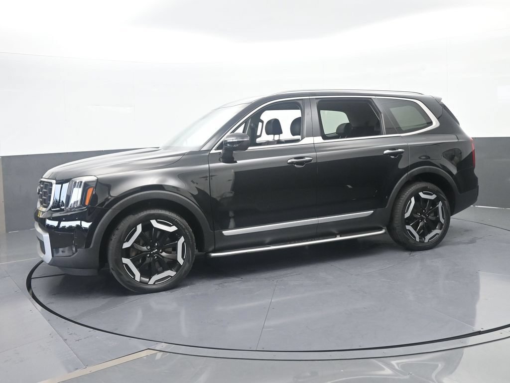 Used 2023 Kia Telluride S AWD/4WD image 2