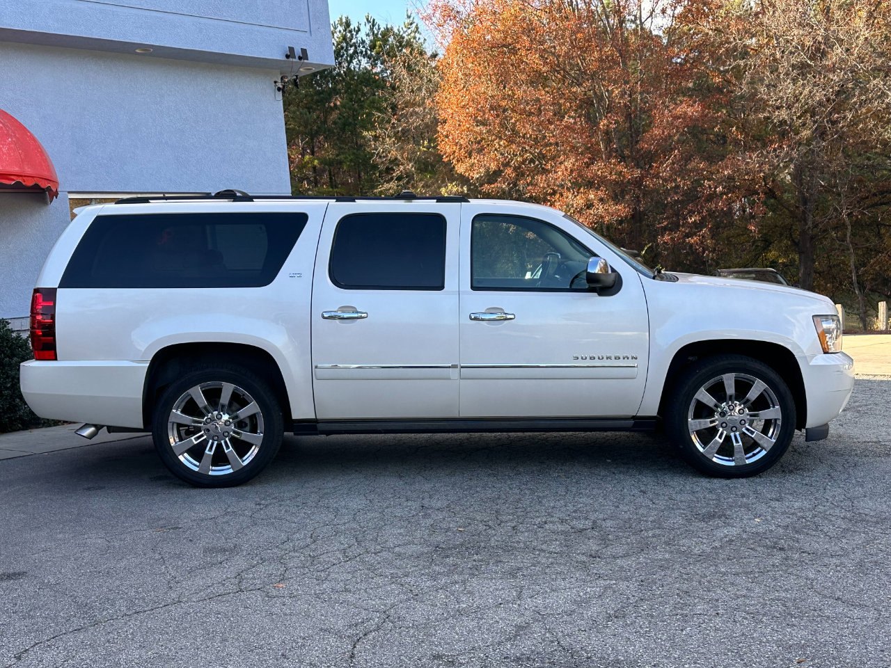 Used 2012 Chevrolet Suburban LTZ image 4