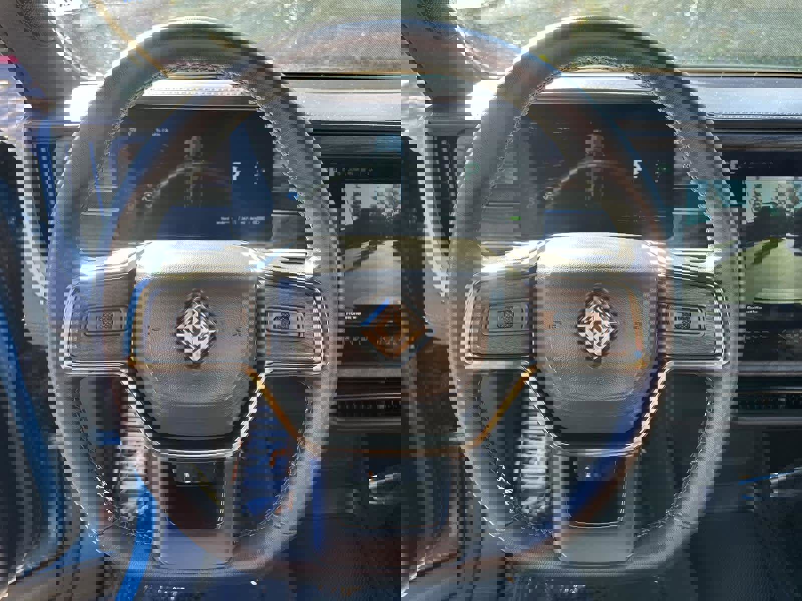 Used 2023 Rivian R1S Adventure image 15