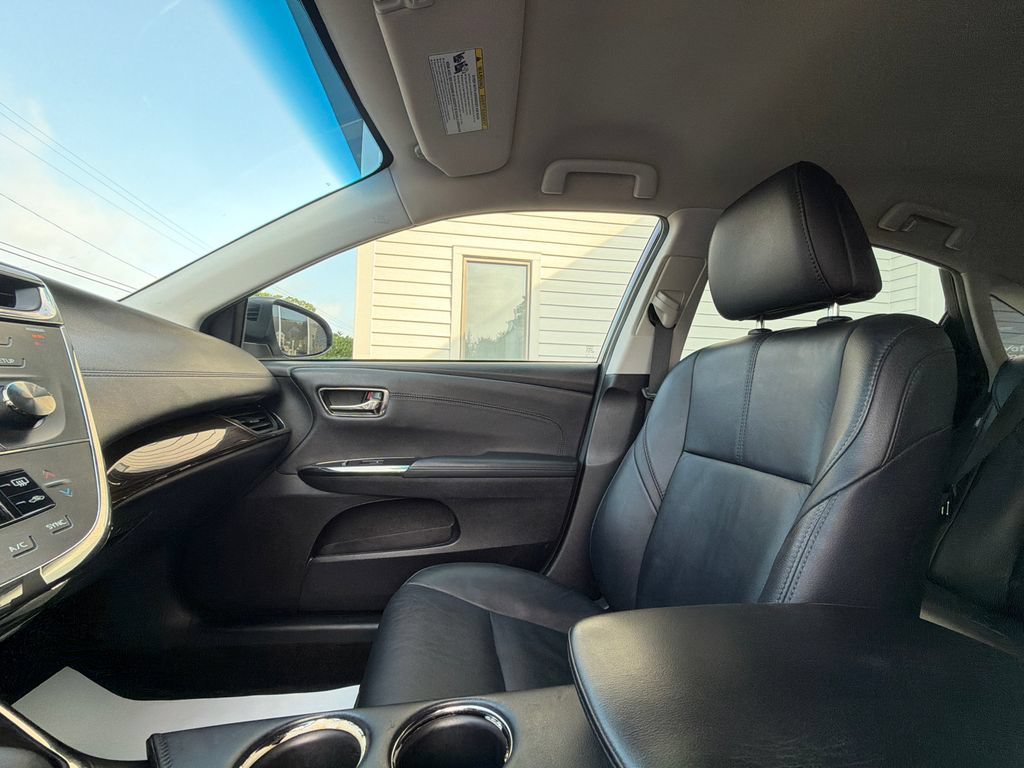 Used 2013 Toyota Avalon XLE FWD image 25