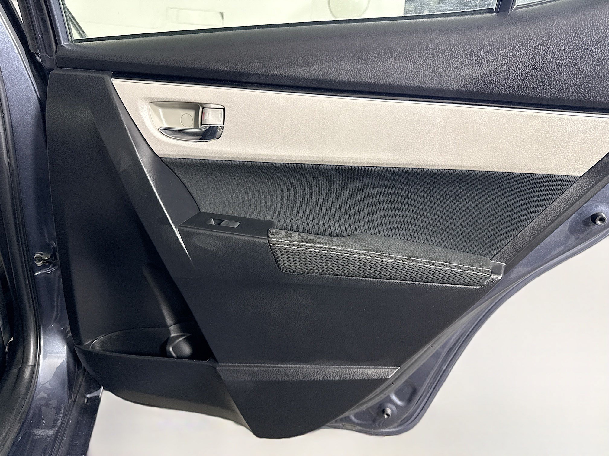 Used 2019 Toyota Corolla LE FWD image 27
