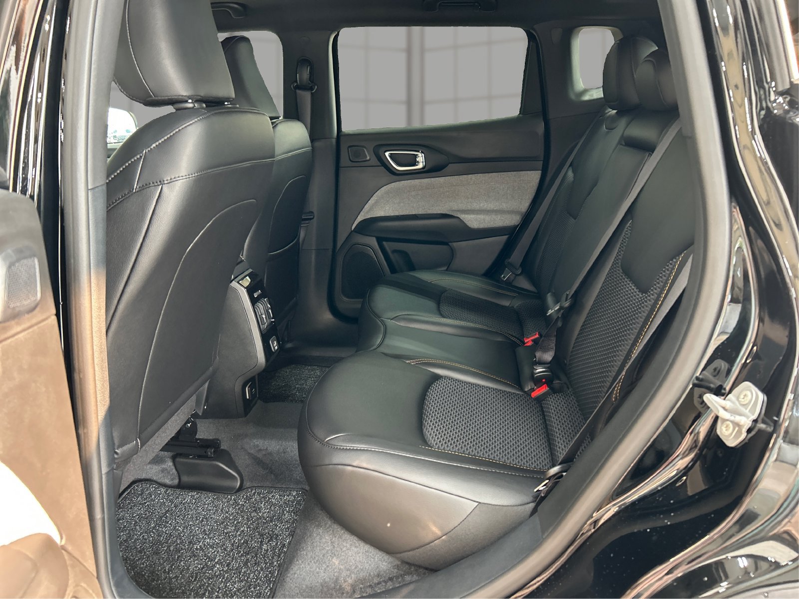 New 2026 Jeep Compass Latitude AWD/4WD image 10