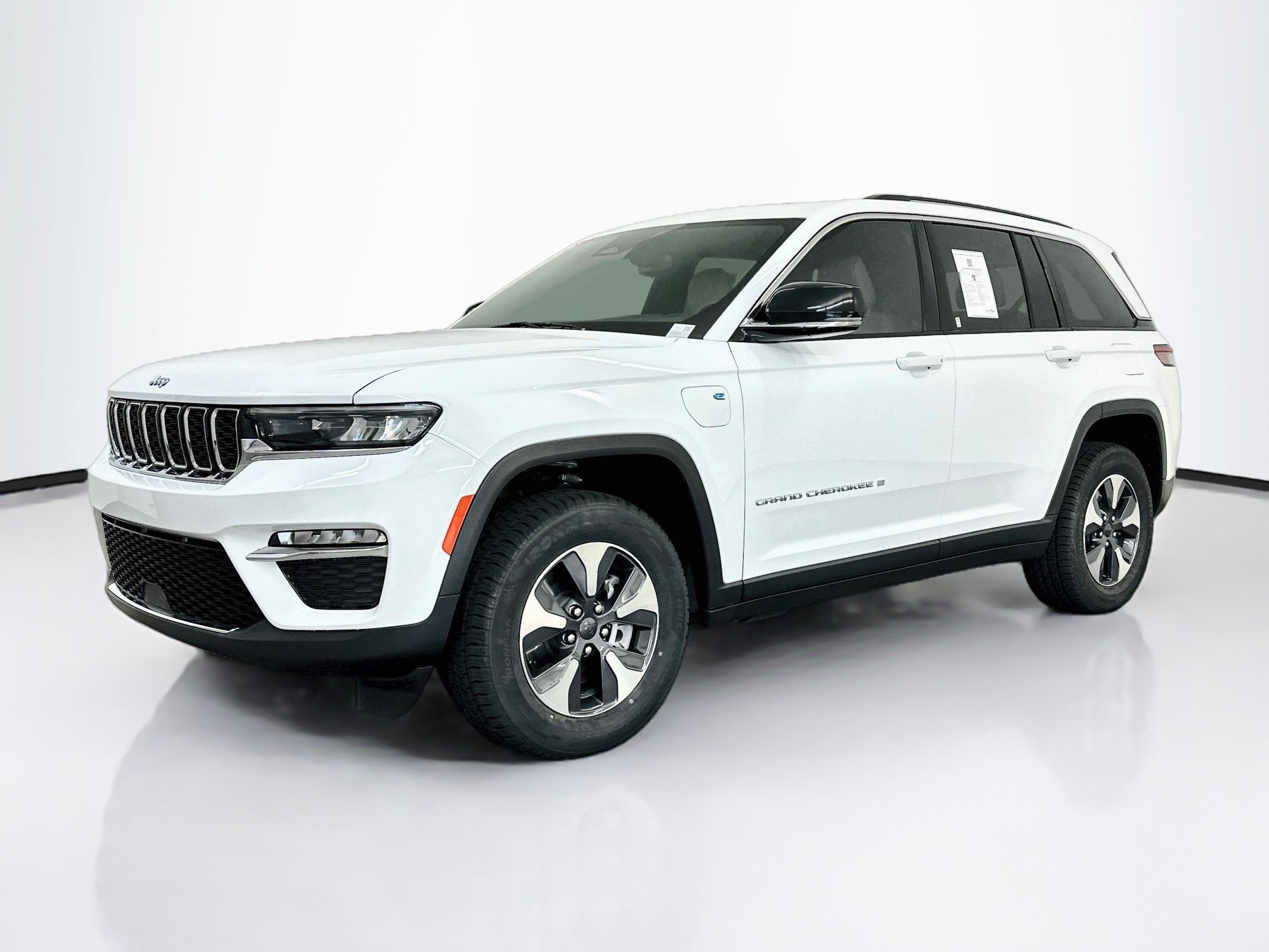 Used 2022 Jeep Grand Cherokee Limited 4xe AWD/4WD image 3