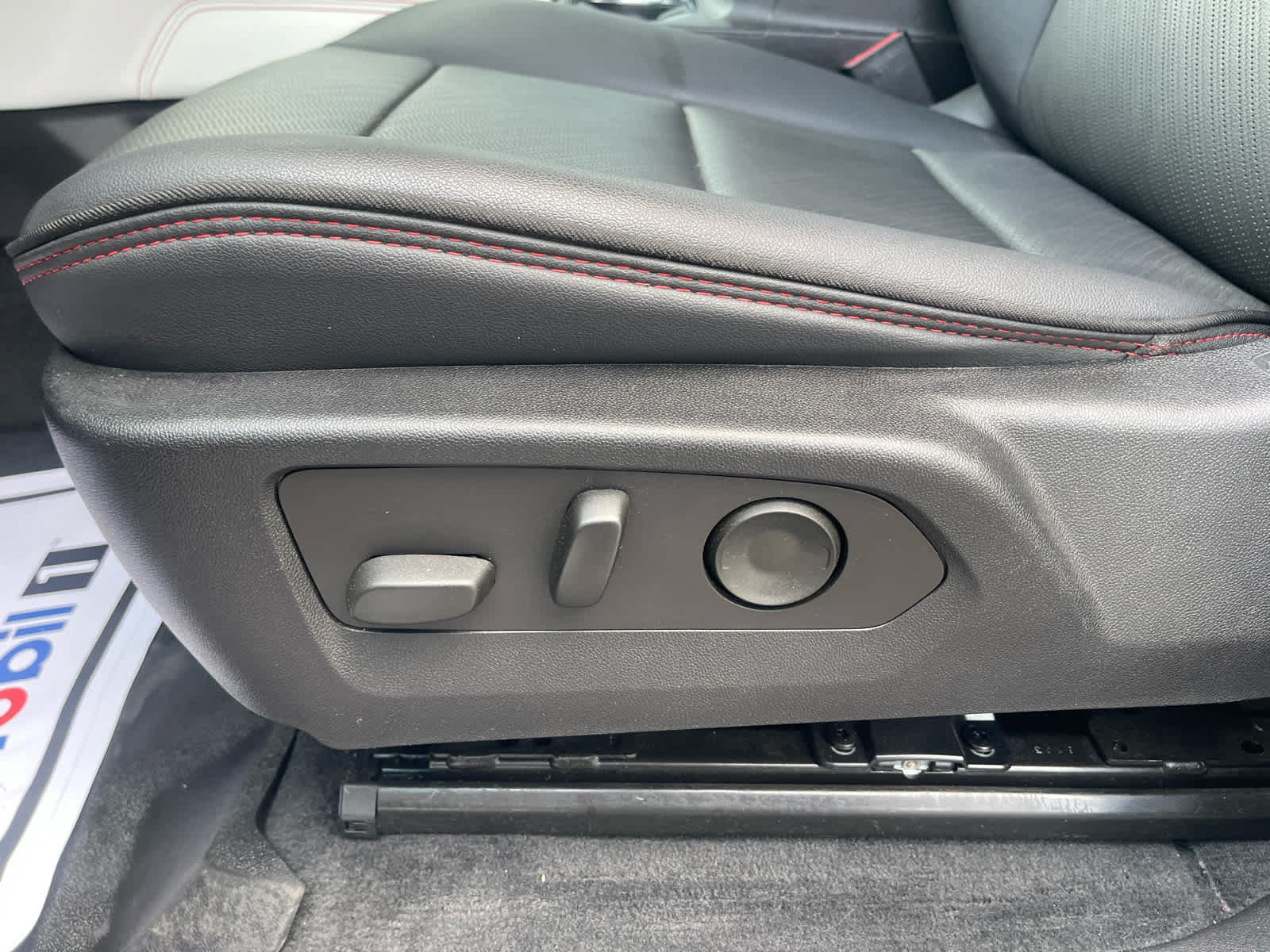 Used 2023 GMC Canyon AT4X AWD/4WD image 14