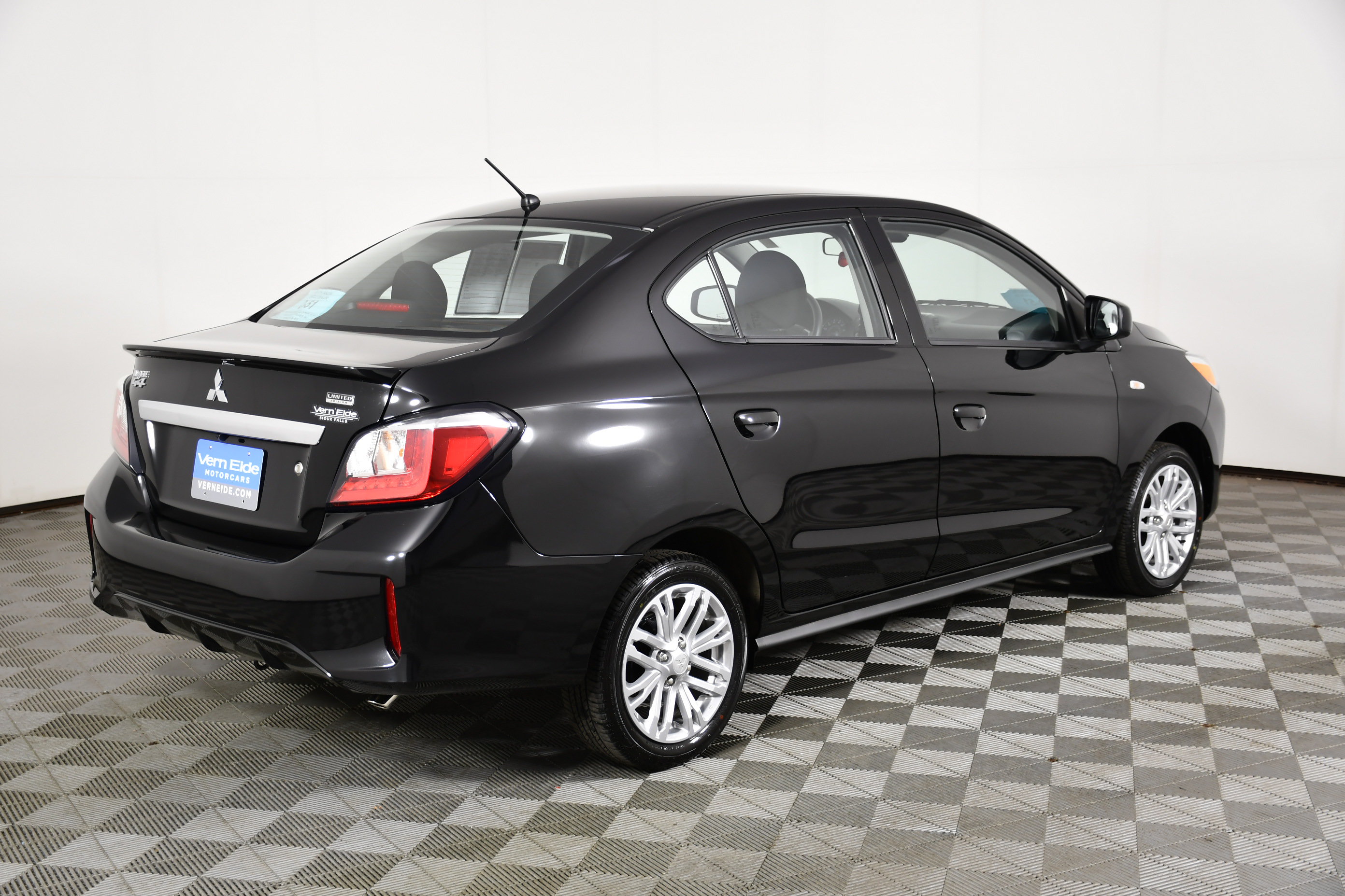 Used 2024 Mitsubishi Mirage G4 LE FWD image 6
