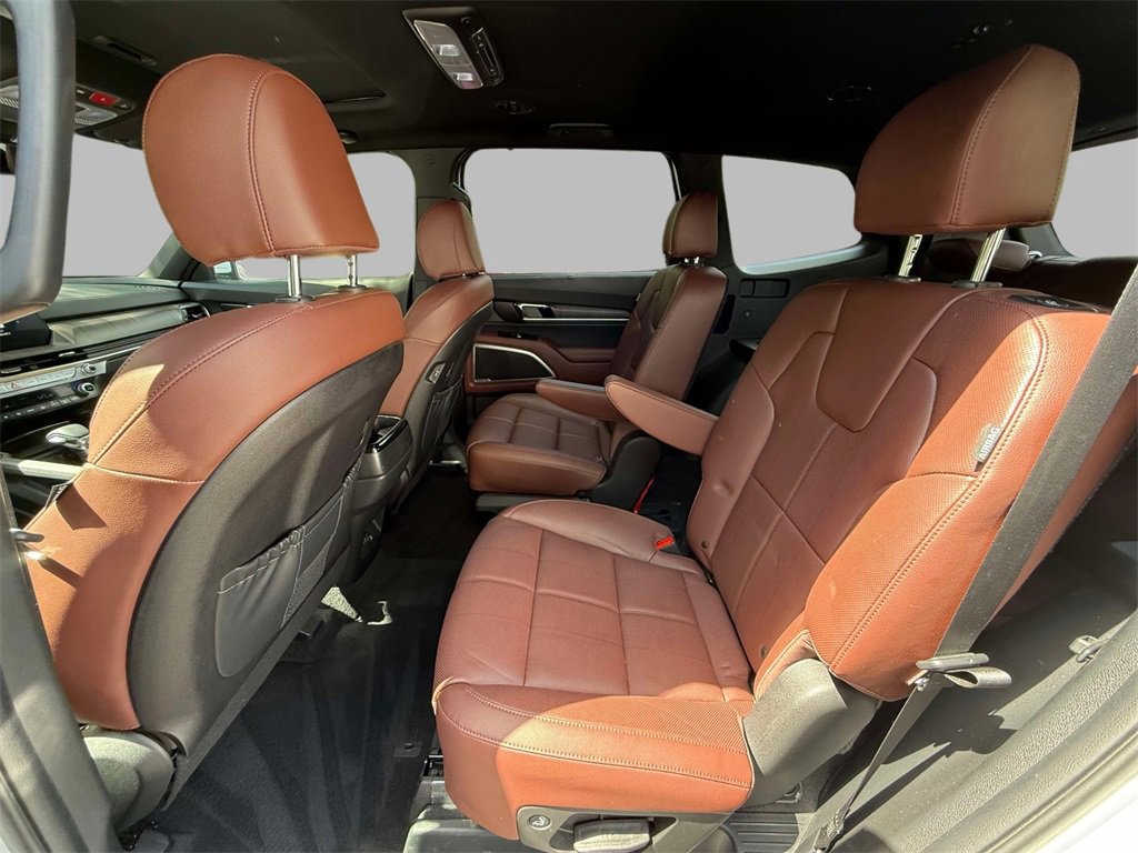 Used 2024 Kia Telluride EX w/ EX Captain's Chair Package image 20