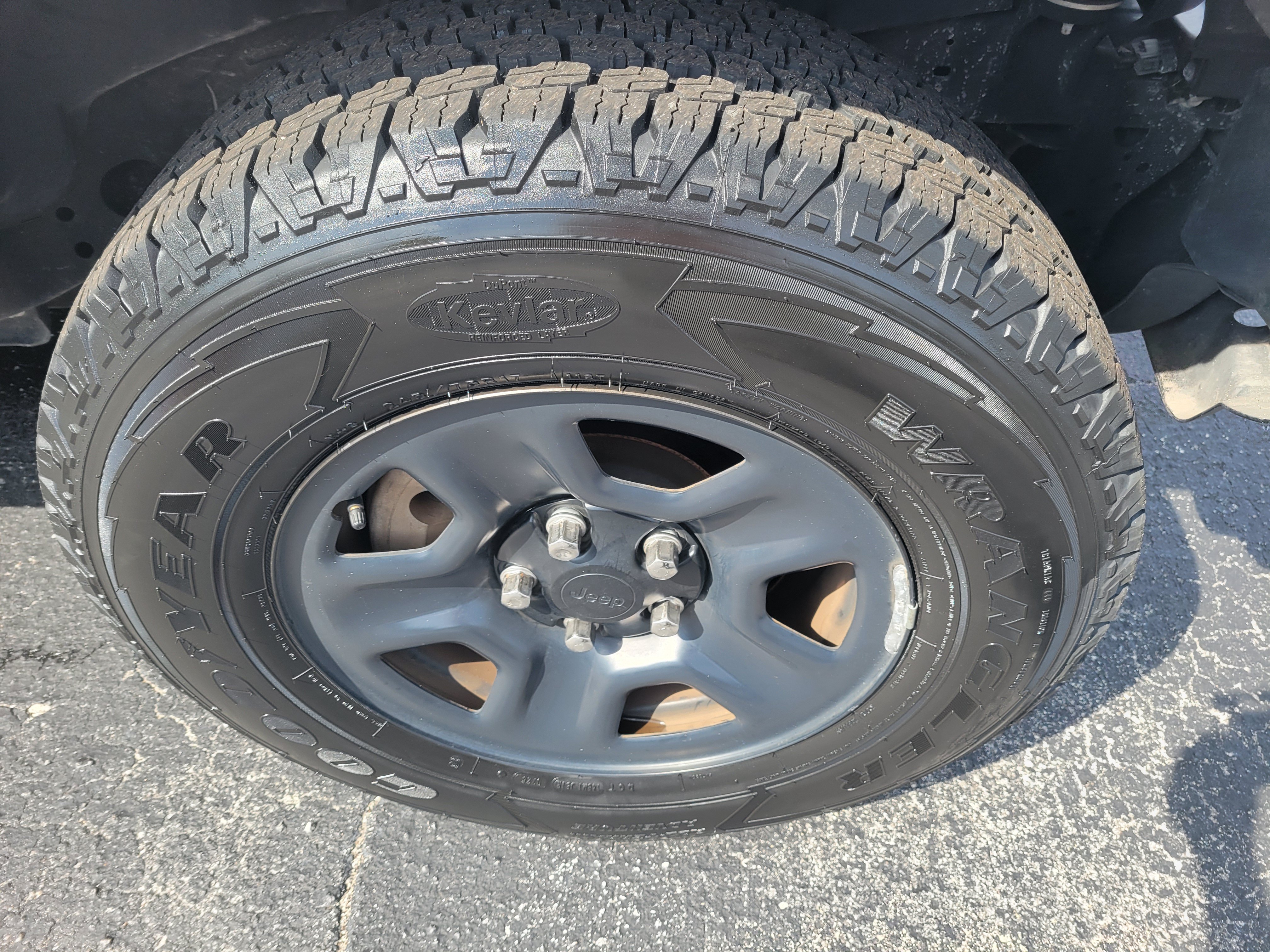 Used 2022 Jeep Wrangler Sport AWD/4WD image 30