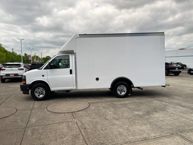 Used 2021 GMC Savana 3500 w/ Driver Convenience Package RWD image 4