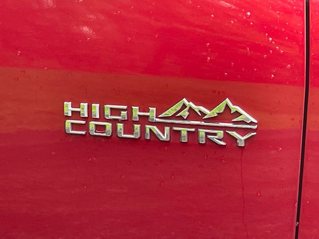 Used 2023 Chevrolet Traverse High Country w/ LPO, Floor Liner Package AWD/4WD image 11