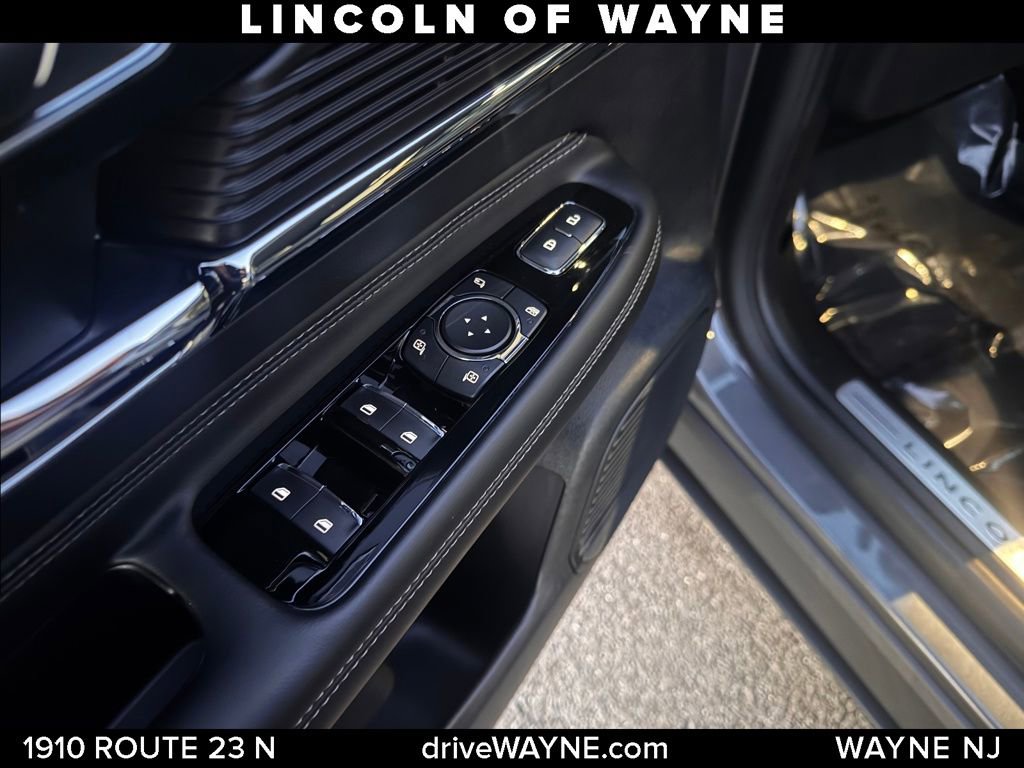 Certified 2022 Lincoln Corsair AWD w/ Equipment Group 101A image 13