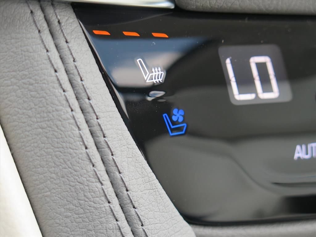 New 2026 Cadillac XT5 Premium Luxury w/ Driver Assist Package FWD image 17