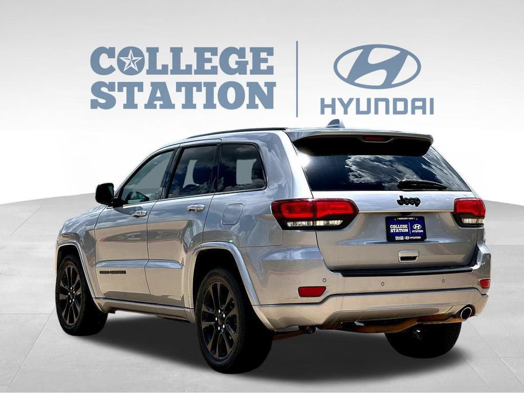 Used 2020 Jeep Grand Cherokee Altitude RWD image 8