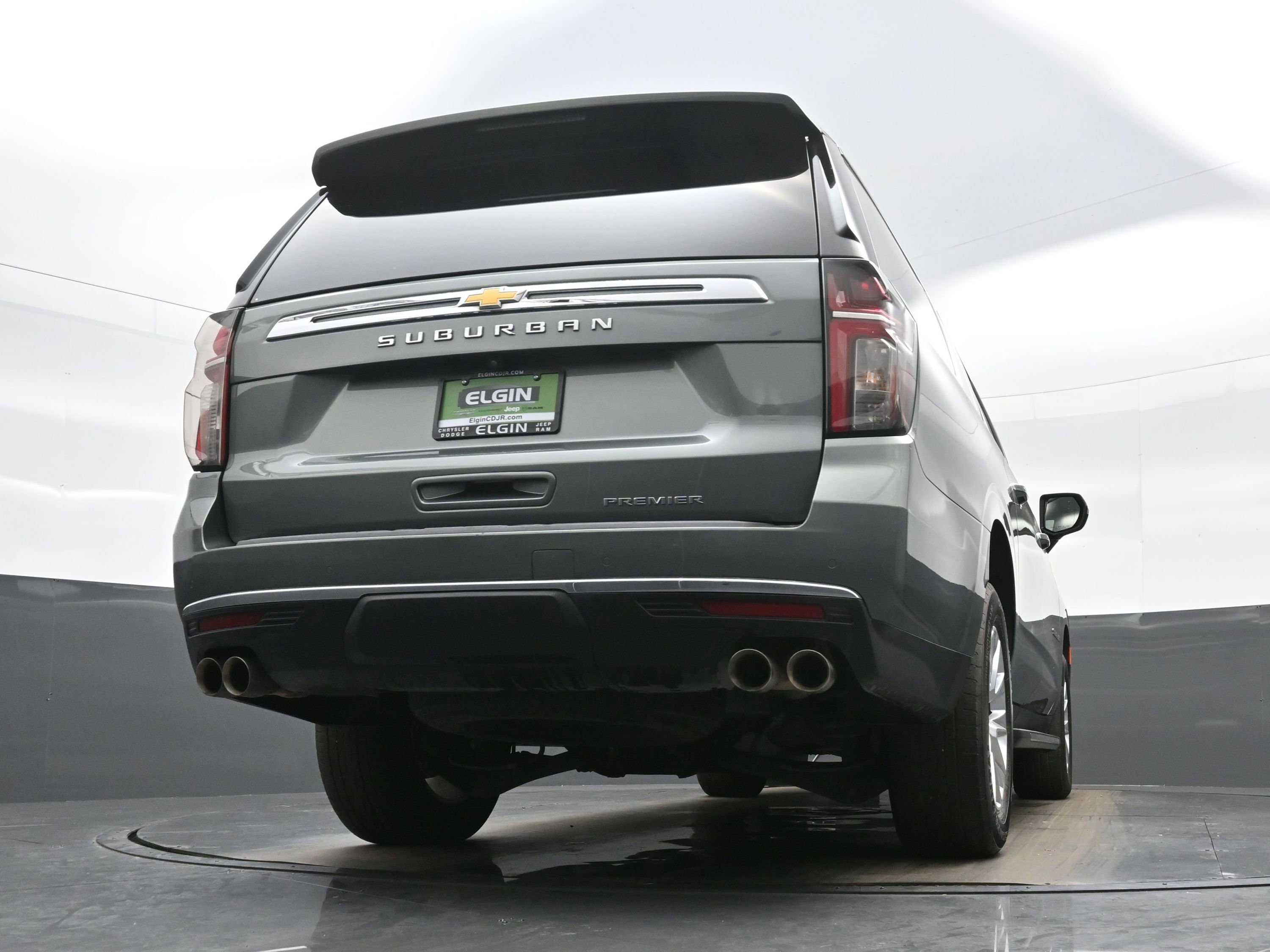 Used 2023 Chevrolet Suburban Premier AWD/4WD image 30