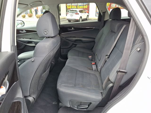 Used 2020 Kia Sorento LX w/ LX I4 Convenience Package image 8