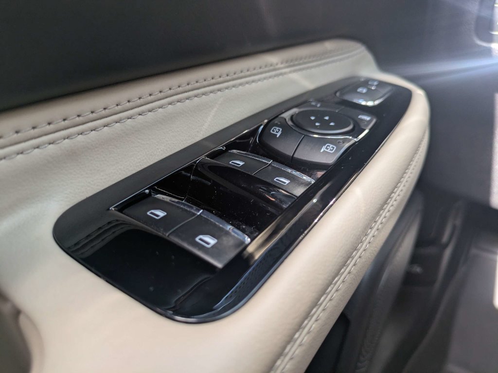 Certified 2025 Lincoln Corsair Grand Touring AWD/4WD image 28