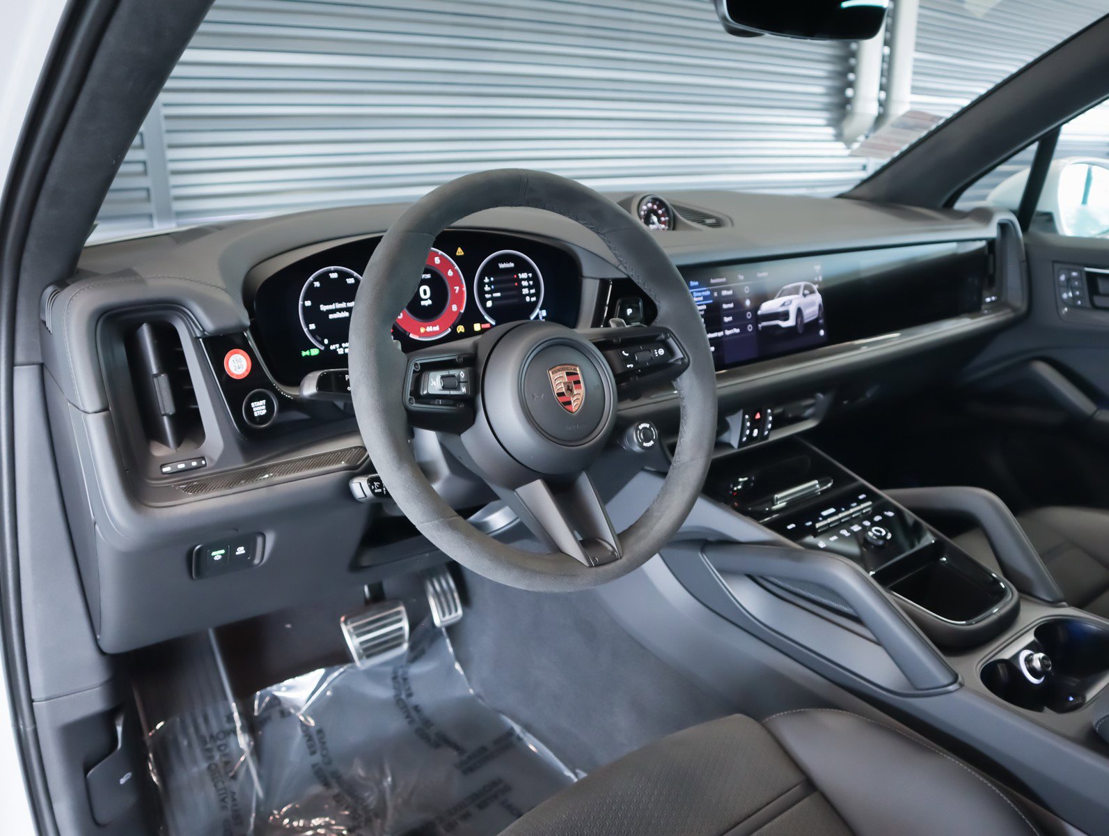 New 2026 Porsche Cayenne GTS image 4