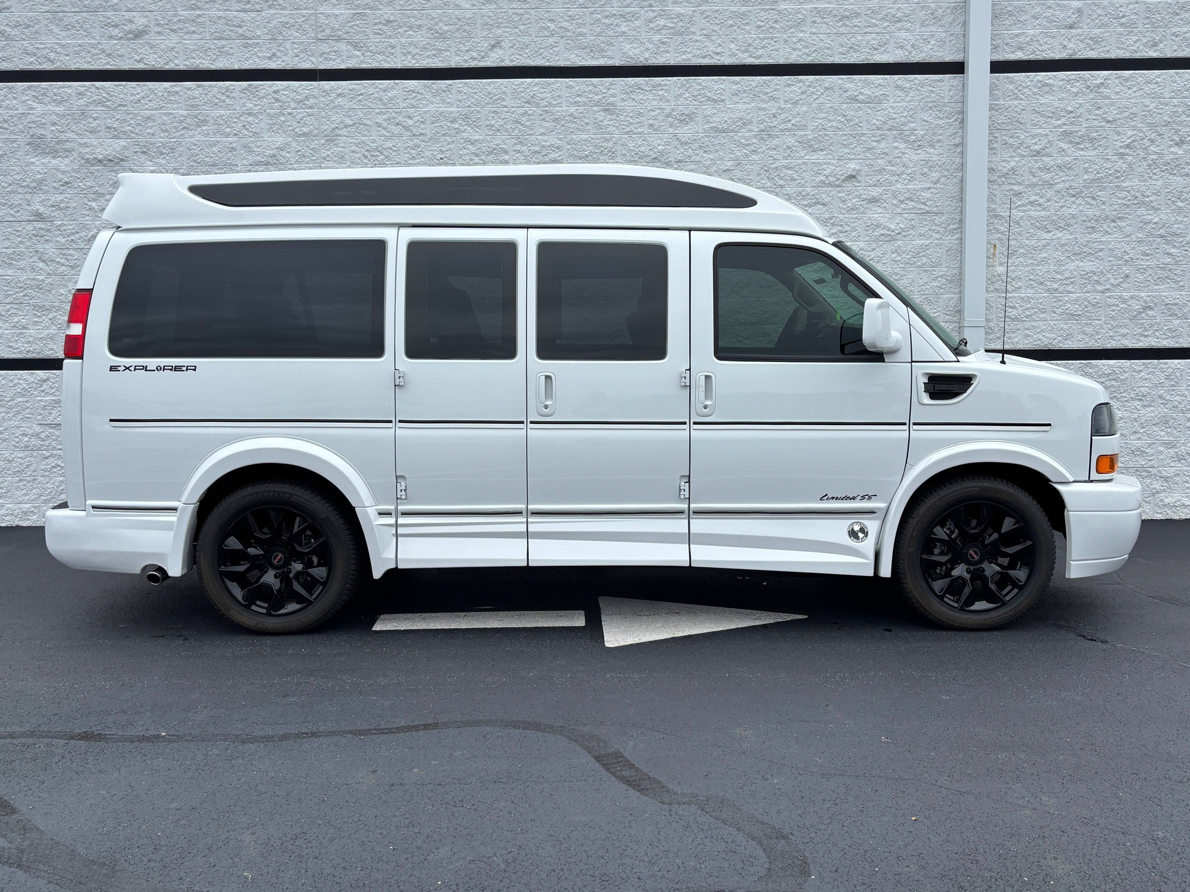 New 2026 GMC Savana 2500 w/ Driver Convenience Package RWD image 6