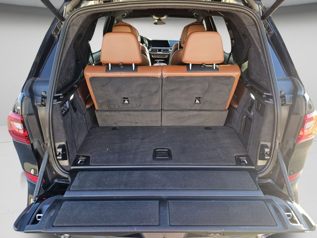 Used 2019 BMW X7 xDrive50i w/ M Sport Package image 31