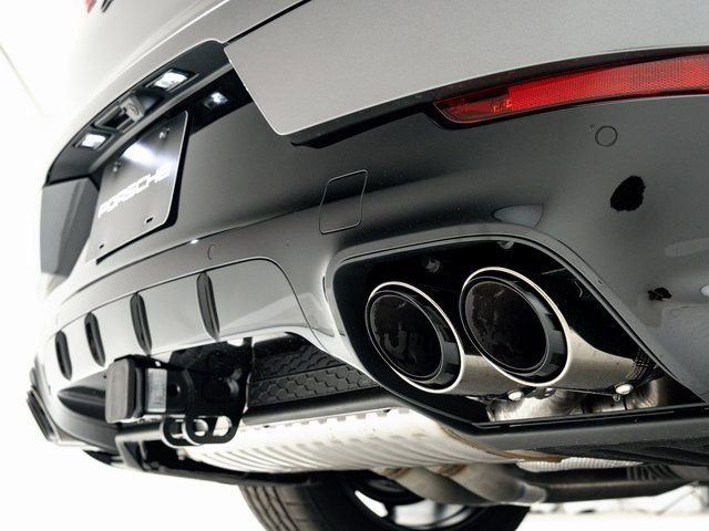 New 2026 Porsche Cayenne GTS image 29