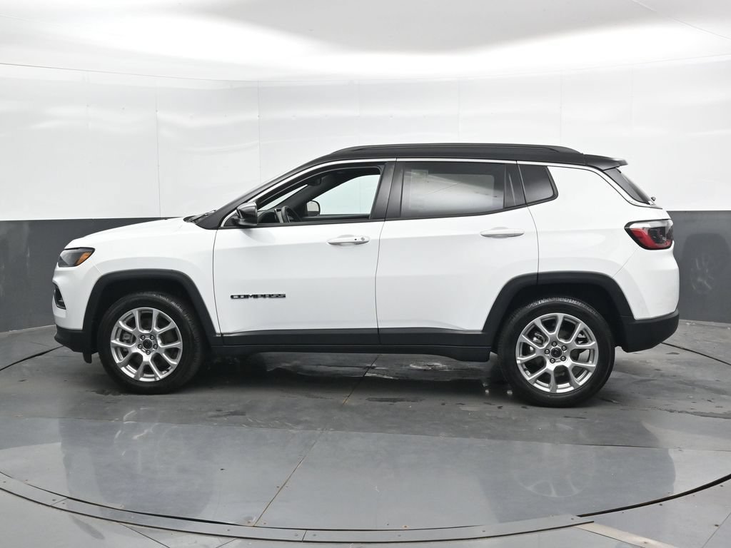 Used 2025 Jeep Compass Limited AWD/4WD image 8