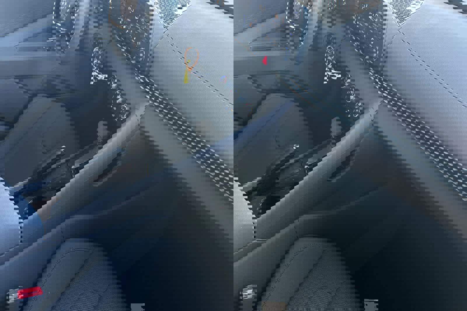 Used 2025 Hyundai Elantra SE image 16