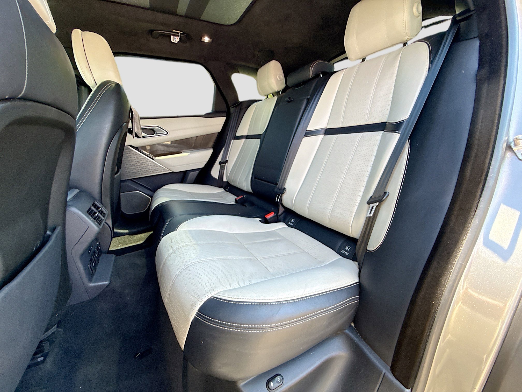 Used 2018 Land Rover Range Rover Velar AWD/4WD image 20