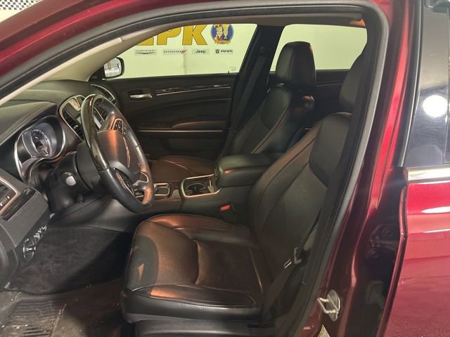 Used 2018 Chrysler 300 Limited w/ Safetytec Plus Group image 15