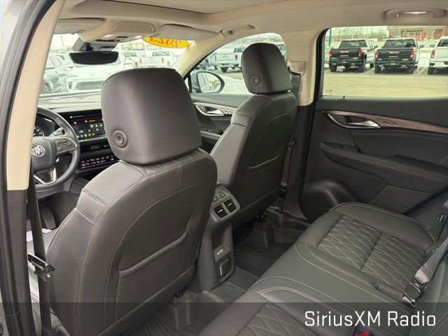 Used 2023 Buick Envision Avenir image 25