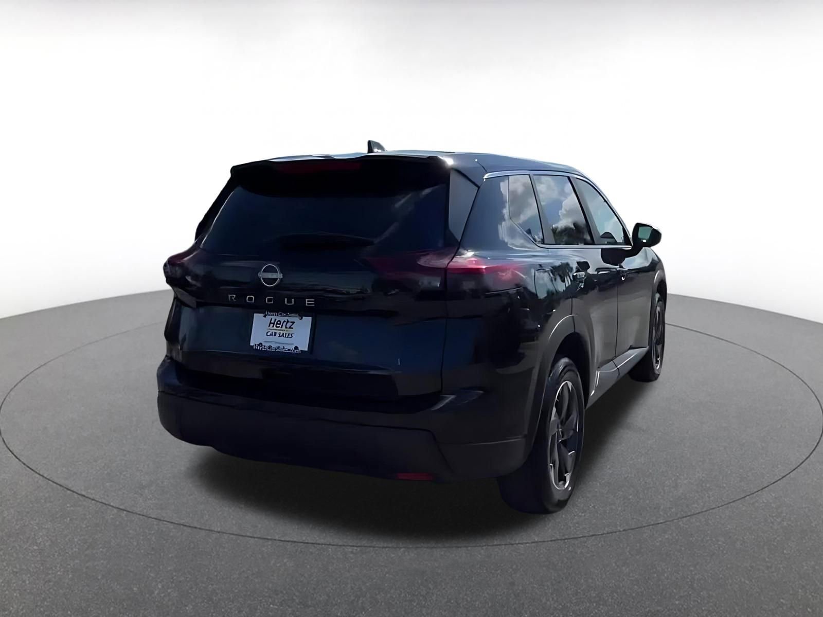 Used 2025 Nissan Rogue SV FWD image 14