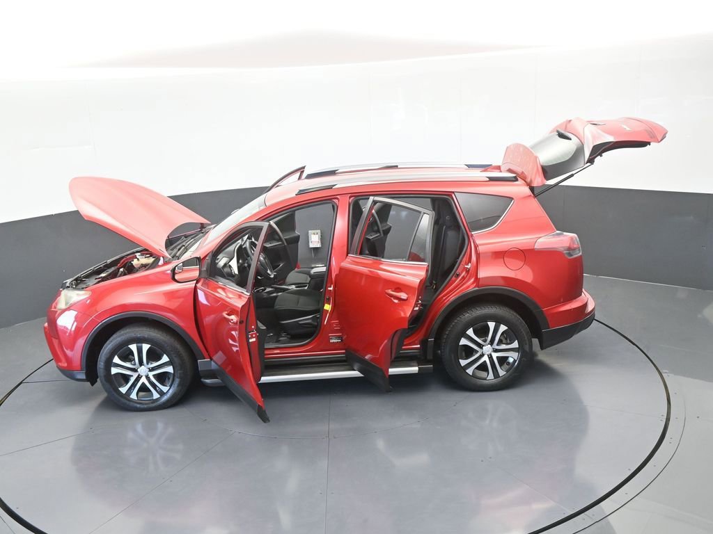 Used 2017 Toyota RAV4 LE image 63