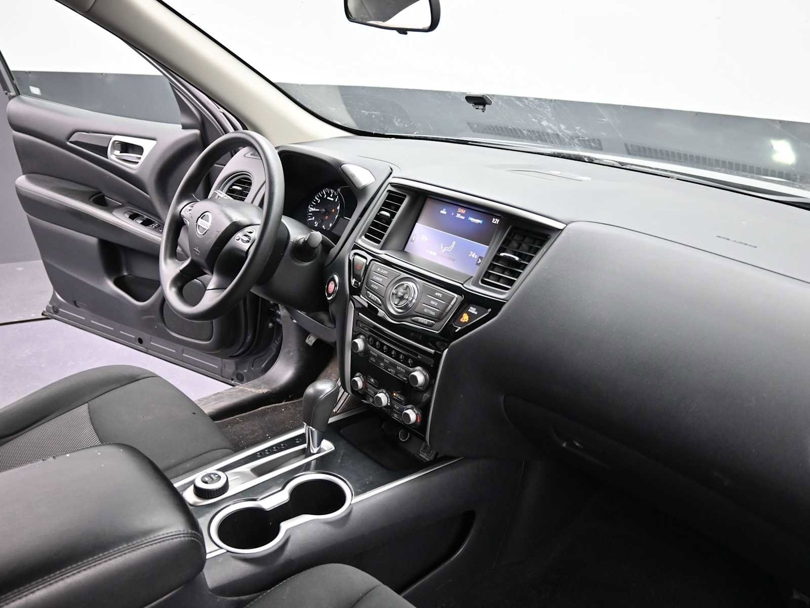 Used 2020 Nissan Pathfinder S image 28