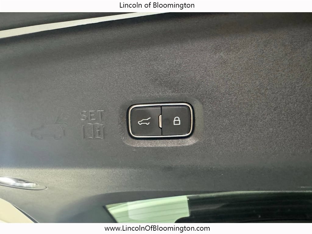 Certified 2025 Lincoln Navigator L Black Label AWD/4WD image 35
