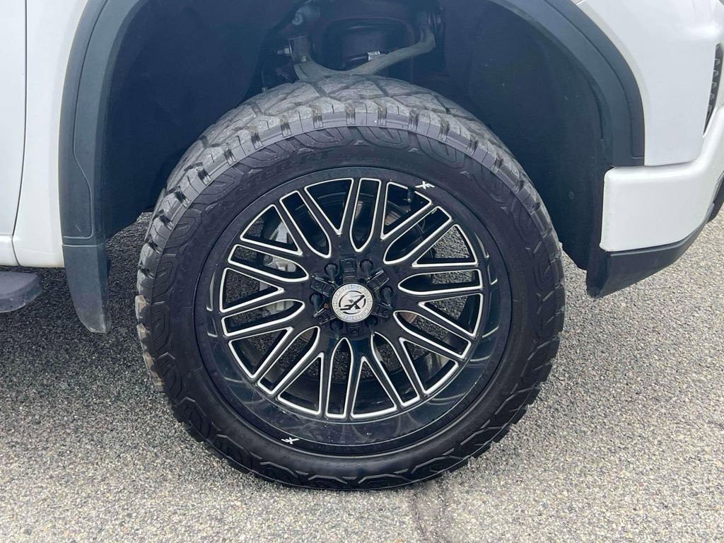 Used 2023 GMC Sierra 1500 AT4 w/ Technology Package AWD/4WD image 13