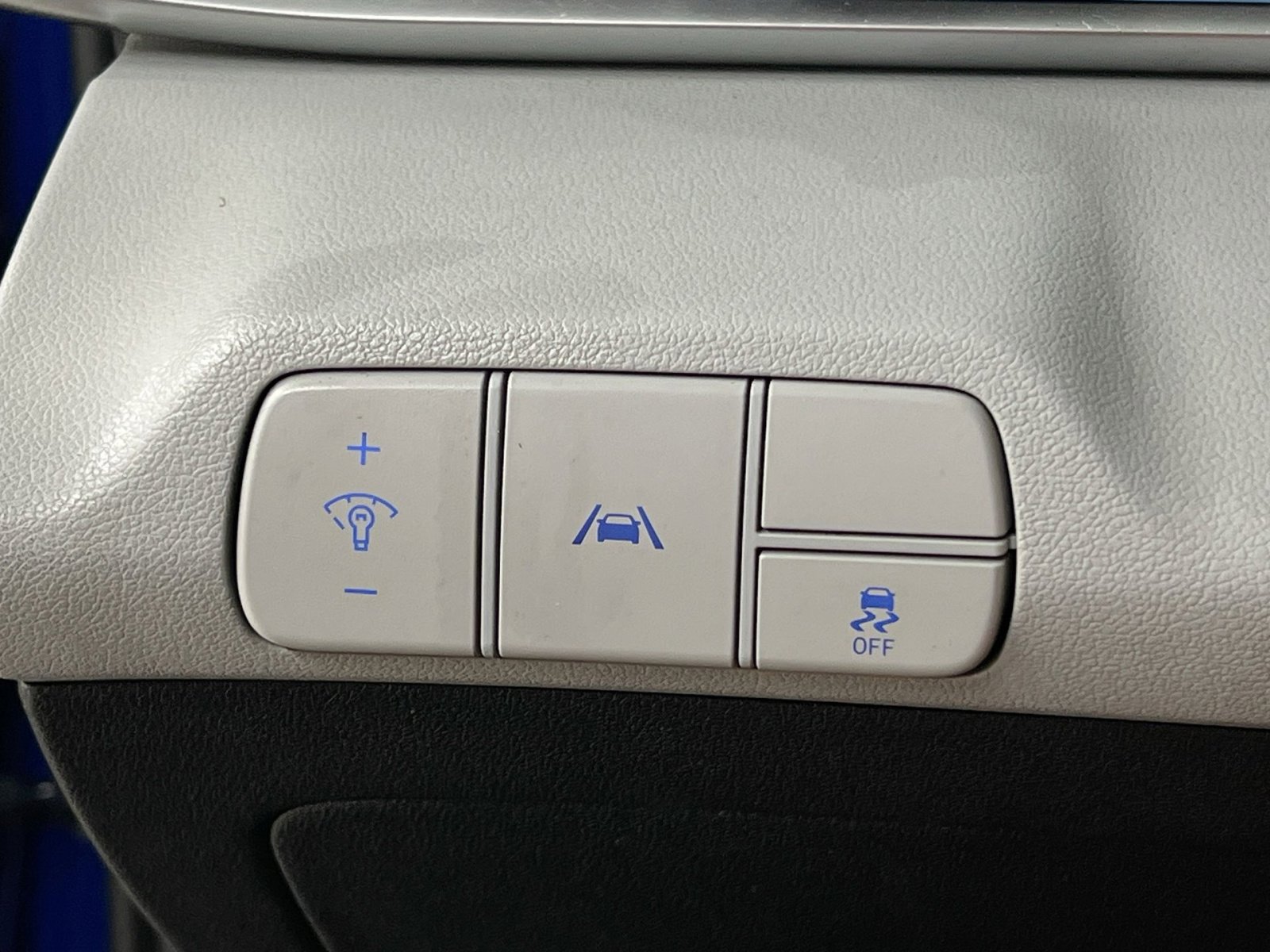 Used 2022 Hyundai Elantra Limited image 37