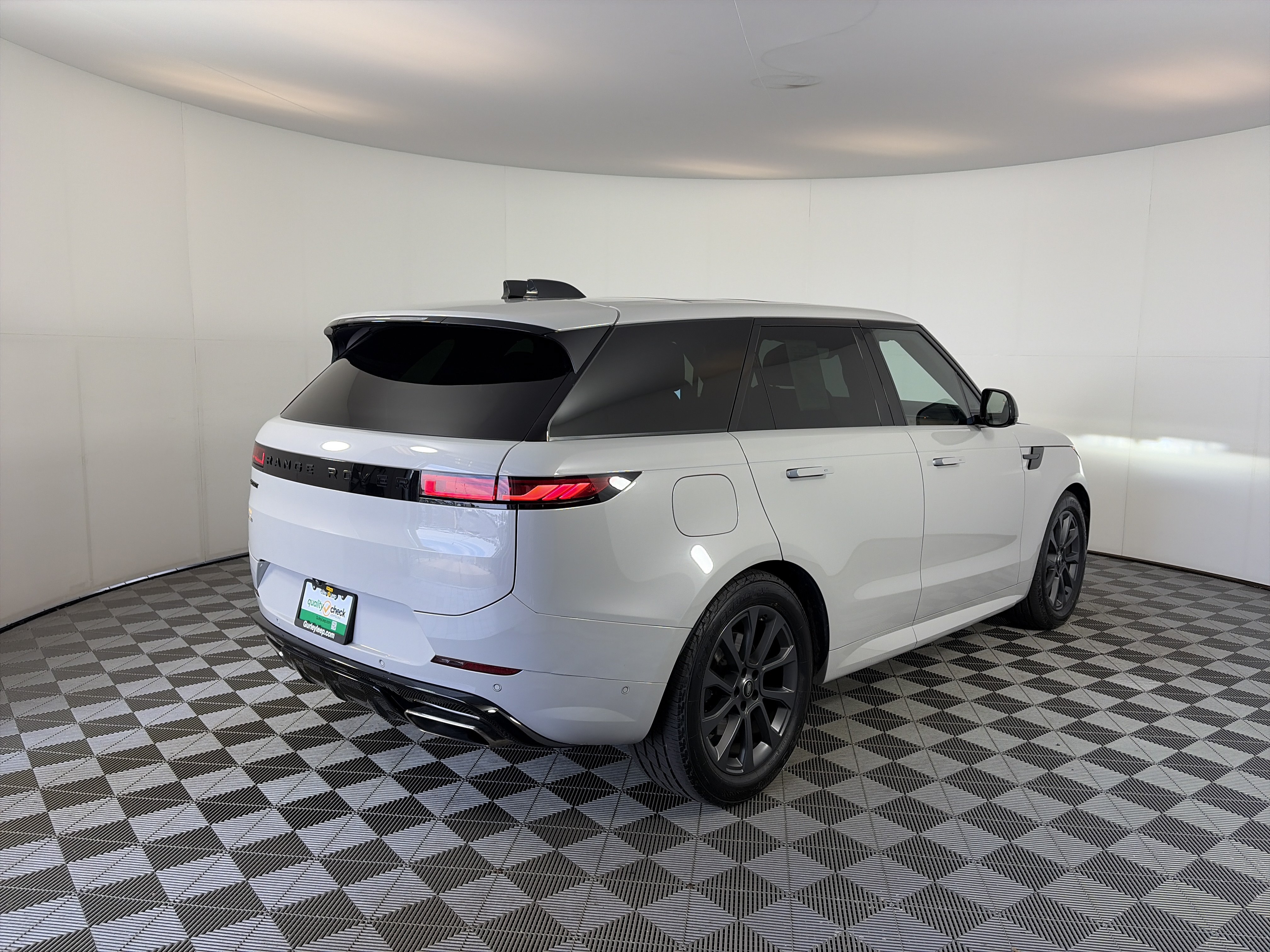 Used 2024 Land Rover Range Rover Sport Dynamic SE AWD/4WD image 10