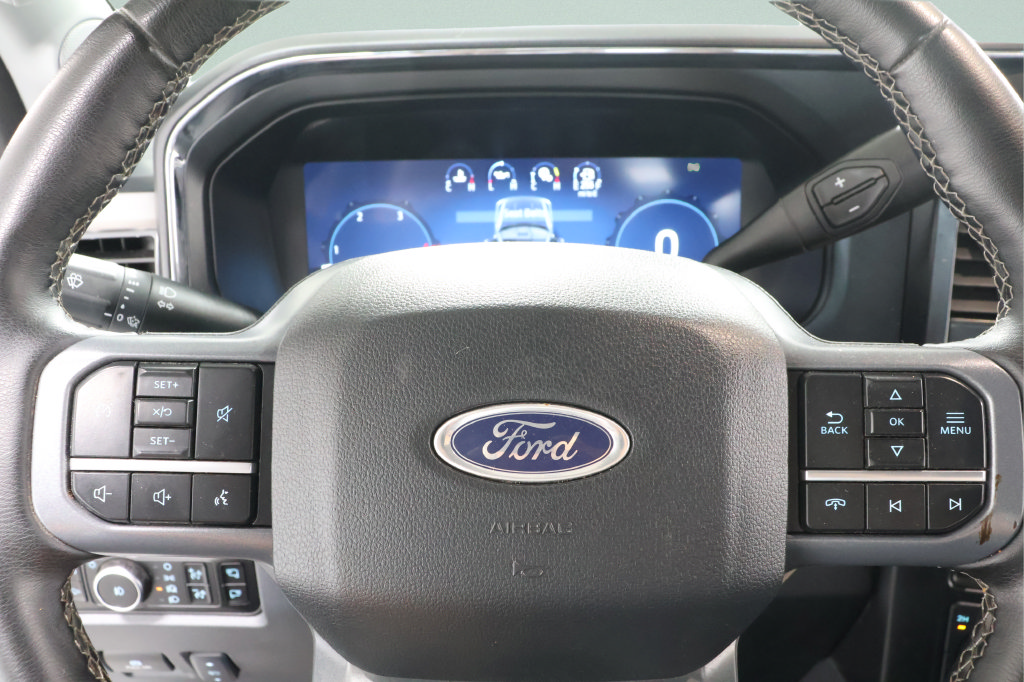Used 2025 Ford F250 Lariat w/ Black Appearance Package AWD/4WD image 13