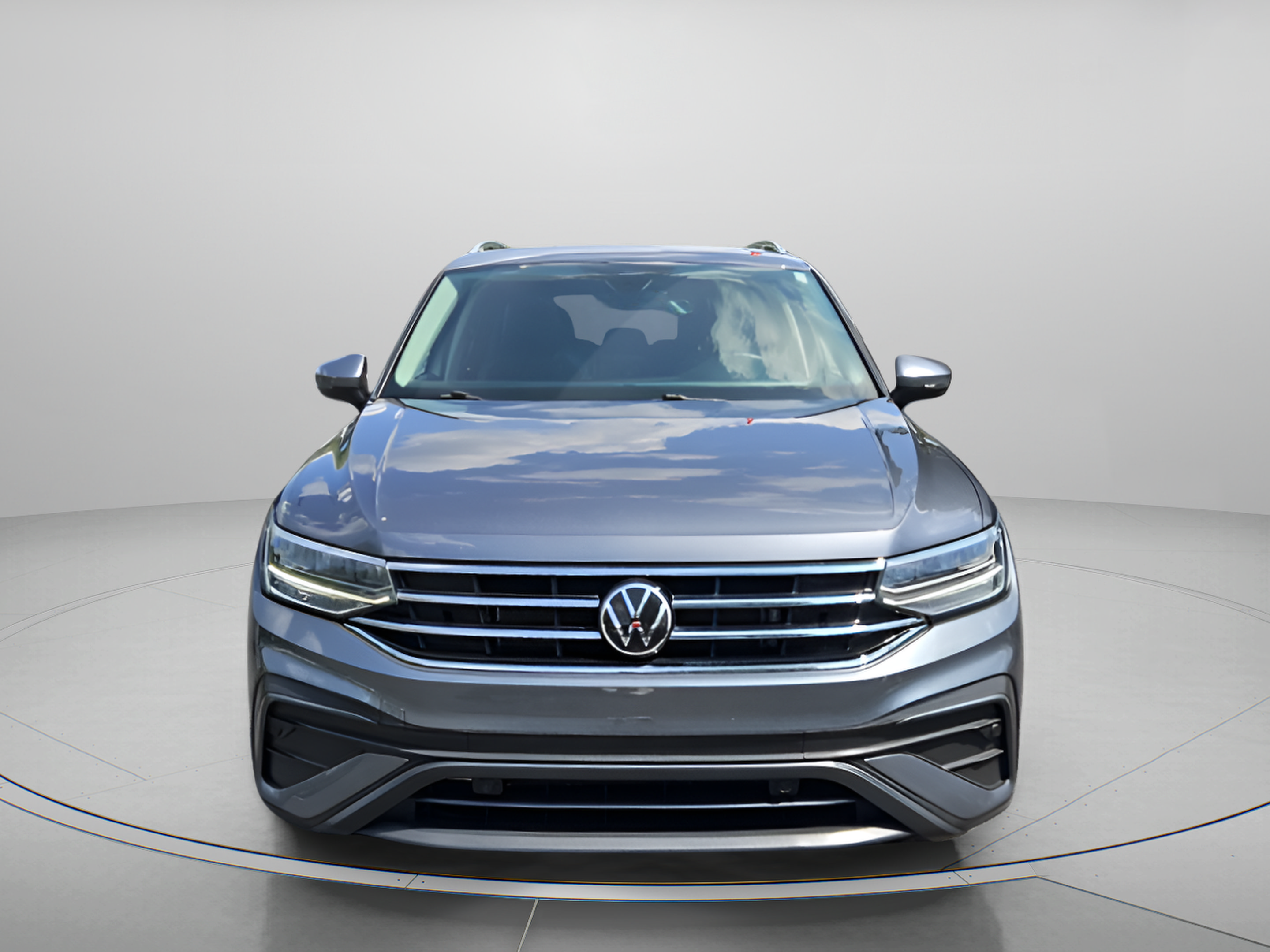 Certified 2023 Volkswagen Tiguan SE w/ Panoramic Sunroof Package FWD image 8