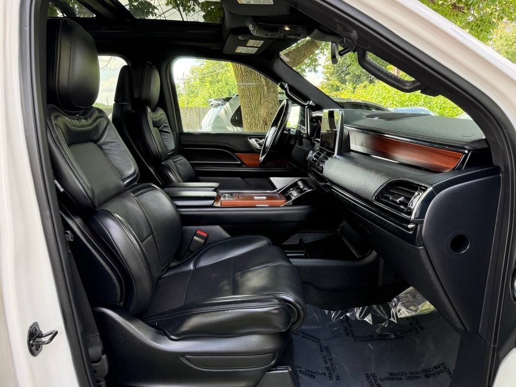 Used 2019 Lincoln Navigator L Reserve AWD/4WD image 22