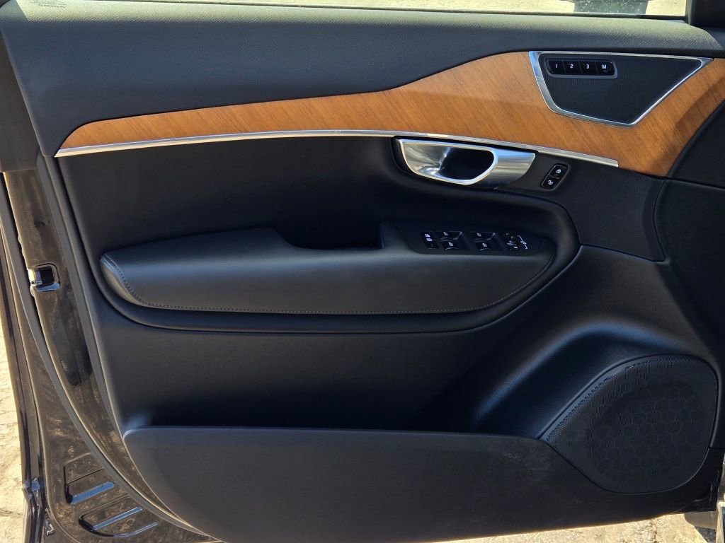 Used 2023 Volvo XC90 T8 Core image 27