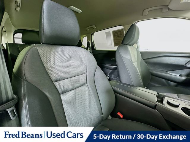 Used 2025 Nissan Rogue SV image 28