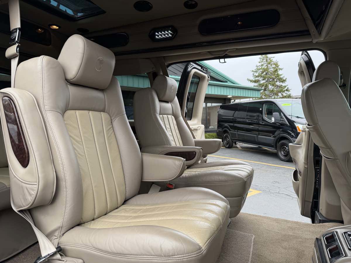 Used 2012 Chevrolet Express 1500 image 2