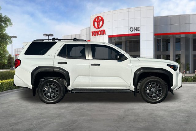 Certified 2025 Toyota 4Runner SR5 AWD/4WD image 3
