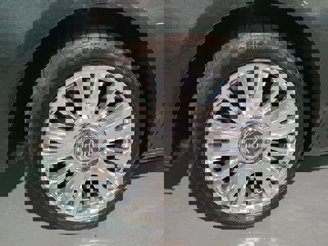 Used 2011 Rolls-Royce Ghost image 40