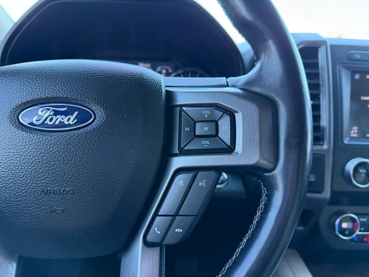 Used 2019 Ford Expedition Platinum image 29