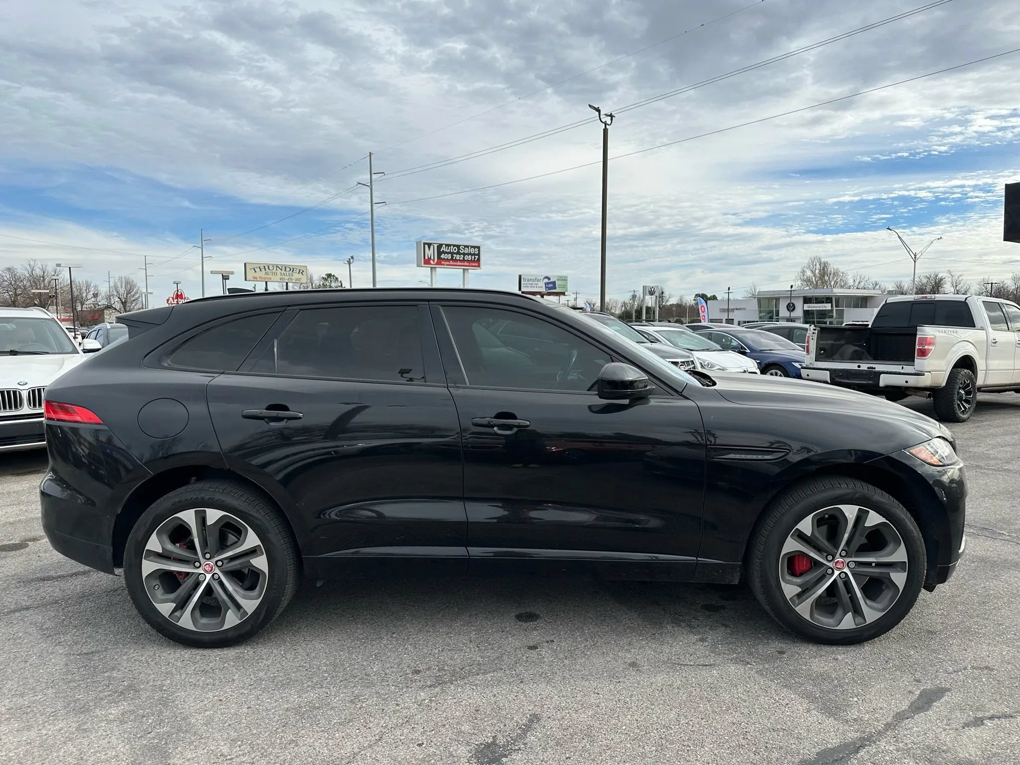 Used 2017 Jaguar F-PACE S AWD/4WD image 29