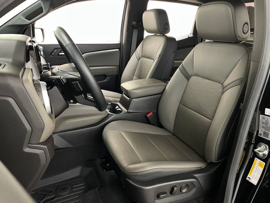 Used 2024 Chevrolet Colorado ZR2 w/ ZR2 Convenience Package III AWD/4WD image 26