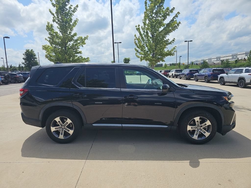 Used 2023 Honda Pilot EX-L image 4