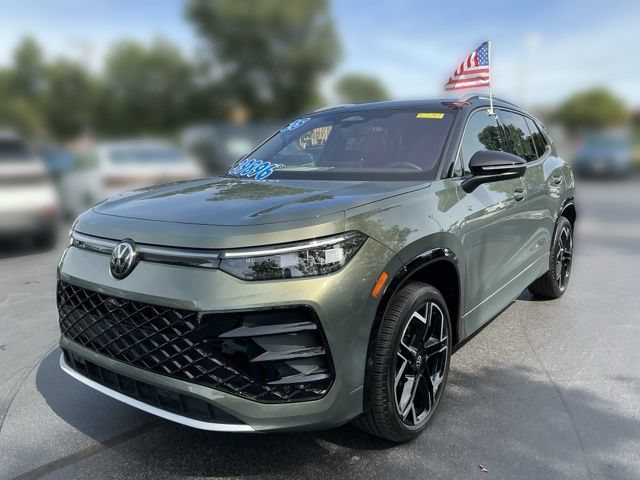 Certified 2025 Volkswagen Tiguan SEL R-Line AWD/4WD image 5