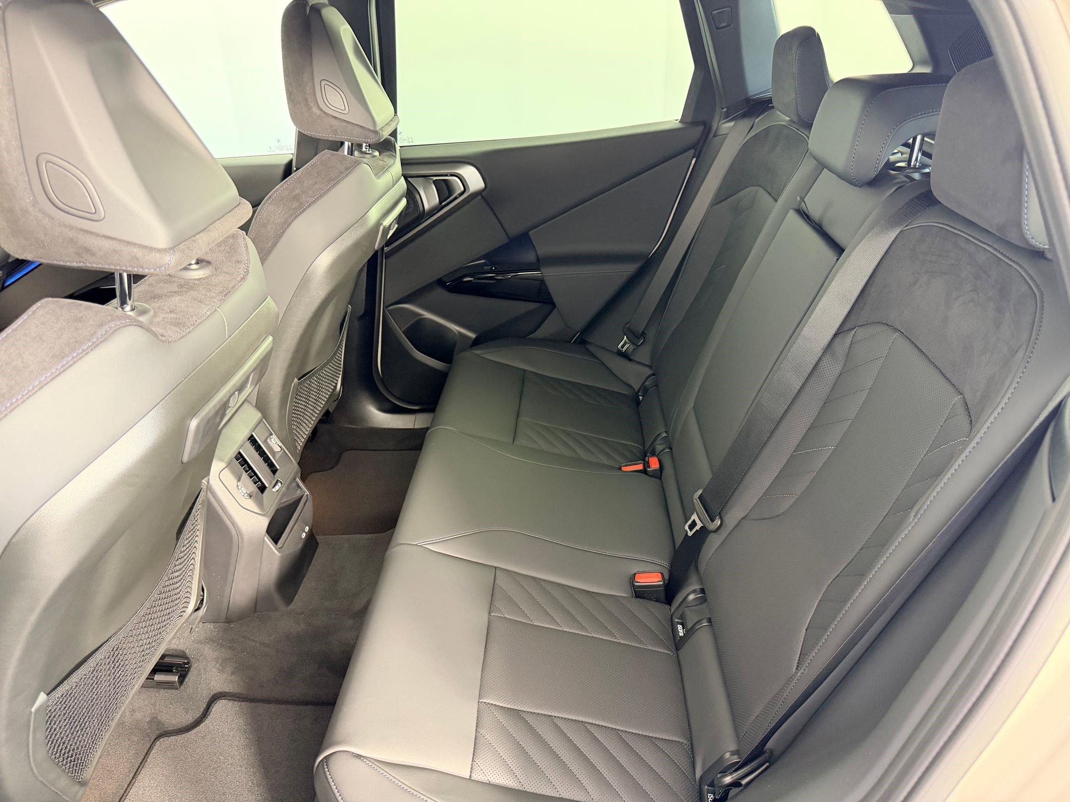 New 2026 BMW X3 xDrive30 w/ Premium Package AWD/4WD image 12